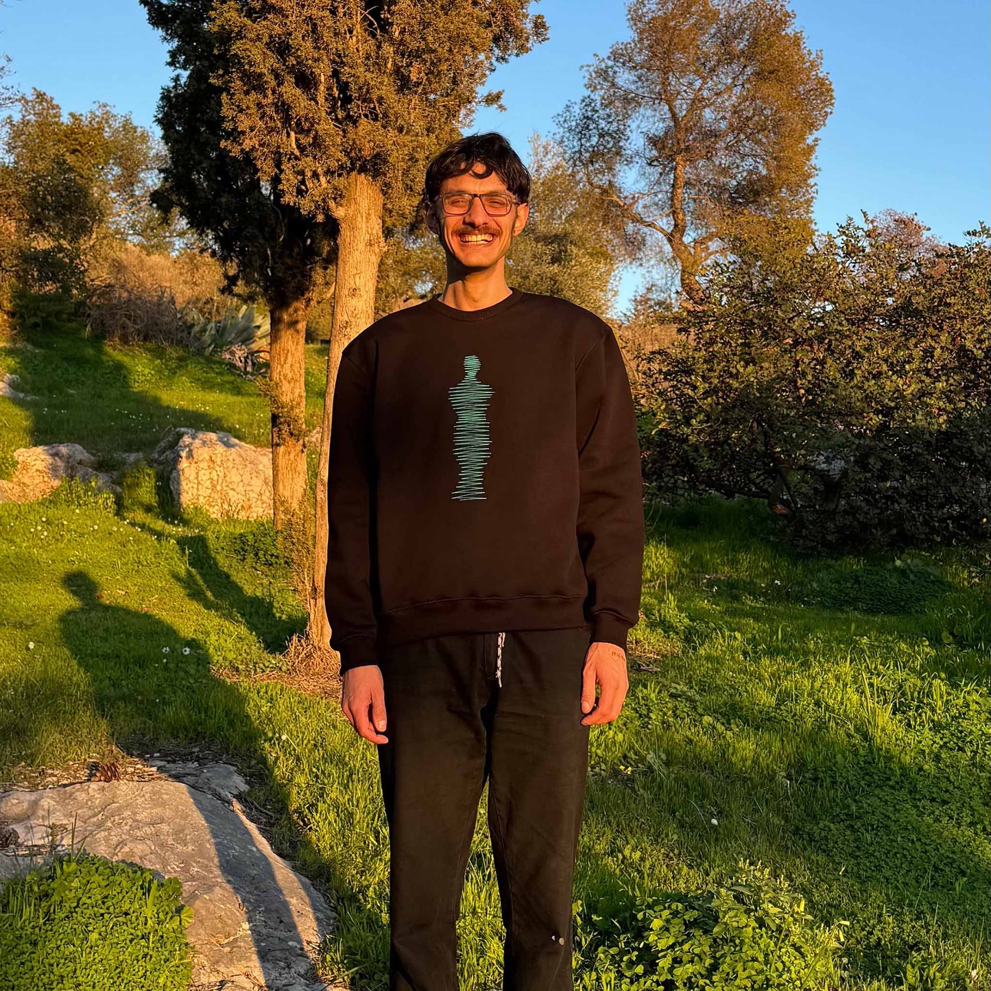 Reflection of Oneself – Crewneck (Black/Turquoise)